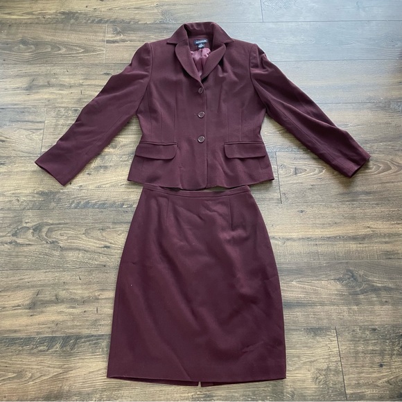 Ann Taylor Dresses & Skirts - Ann Taylor Two Piece Wool Suit with Jacket and Skirt